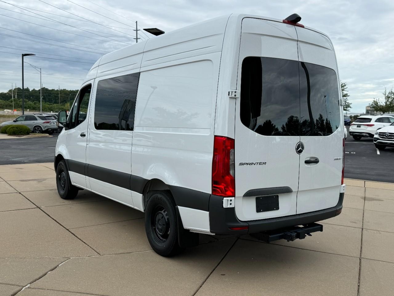 Mercedes-Benz Sprinter Van Vehicle Full-screen Gallery Image 3