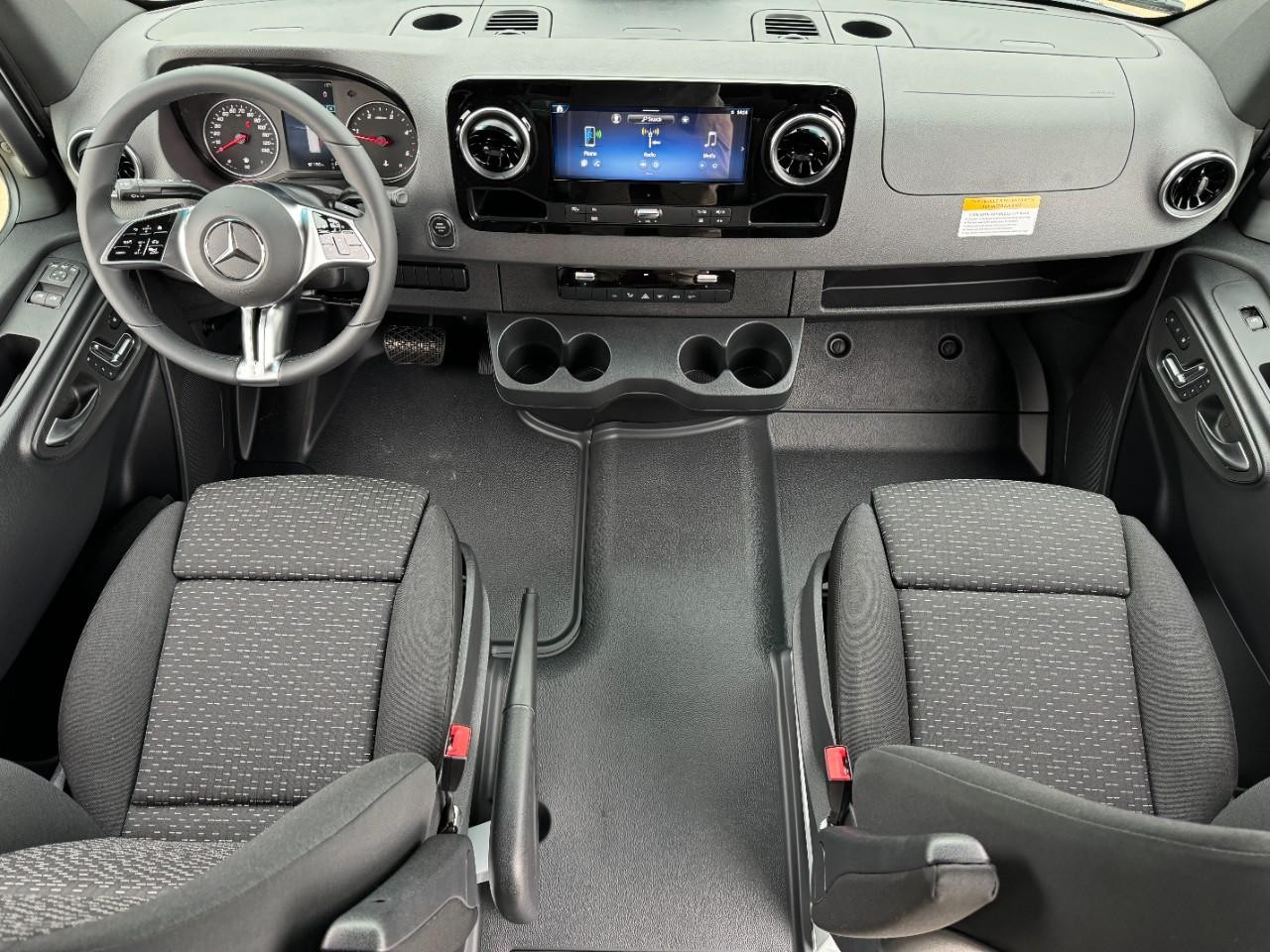 Mercedes-Benz Sprinter Van Vehicle Full-screen Gallery Image 13