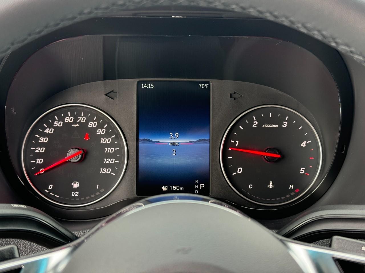 Mercedes-Benz Sprinter Van Vehicle Full-screen Gallery Image 31