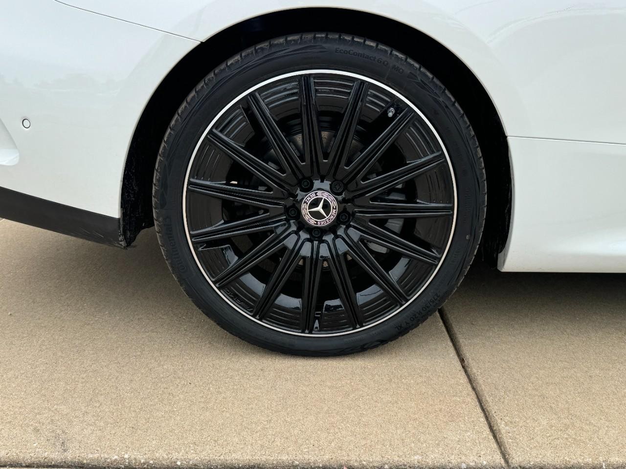 Mercedes-Benz CLE Vehicle Full-screen Gallery Image 5