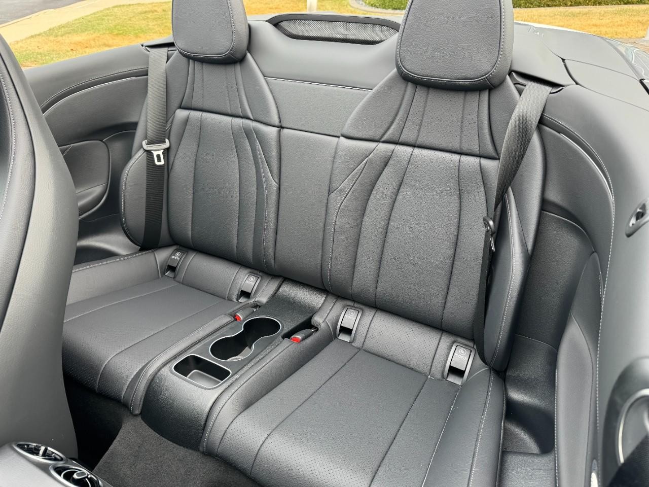 Mercedes-Benz CLE Vehicle Full-screen Gallery Image 8