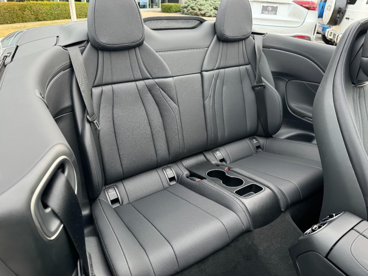 Mercedes-Benz CLE Vehicle Full-screen Gallery Image 10