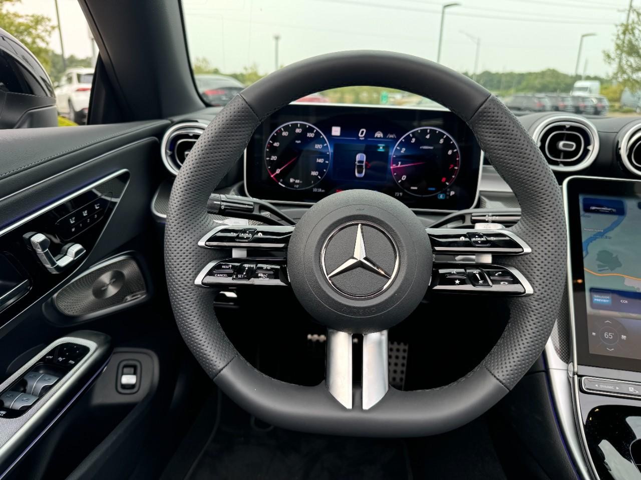 Mercedes-Benz CLE Vehicle Full-screen Gallery Image 12