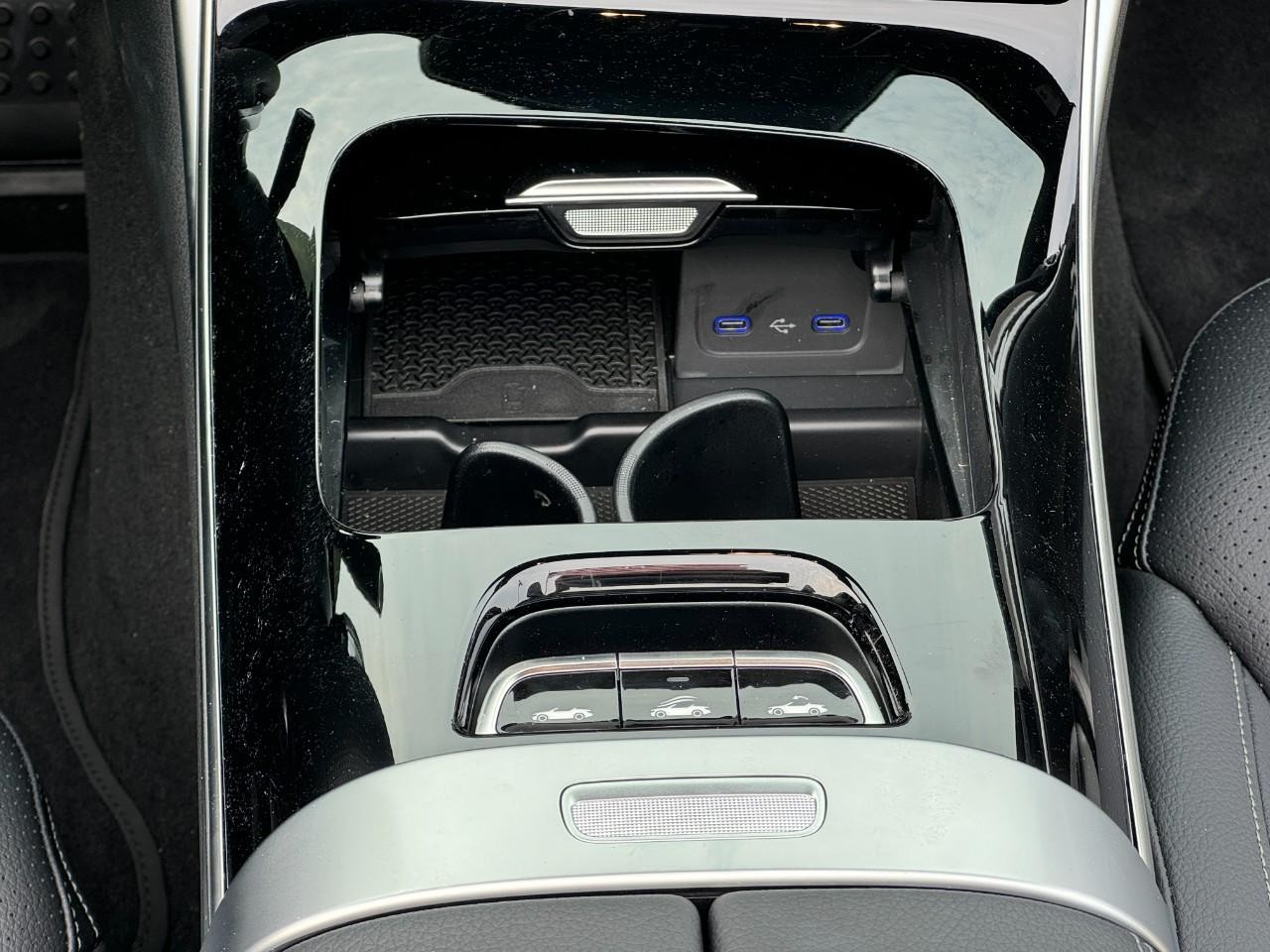 Mercedes-Benz CLE Vehicle Full-screen Gallery Image 14