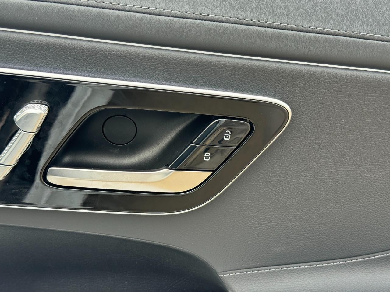 Mercedes-Benz CLE Vehicle Full-screen Gallery Image 19