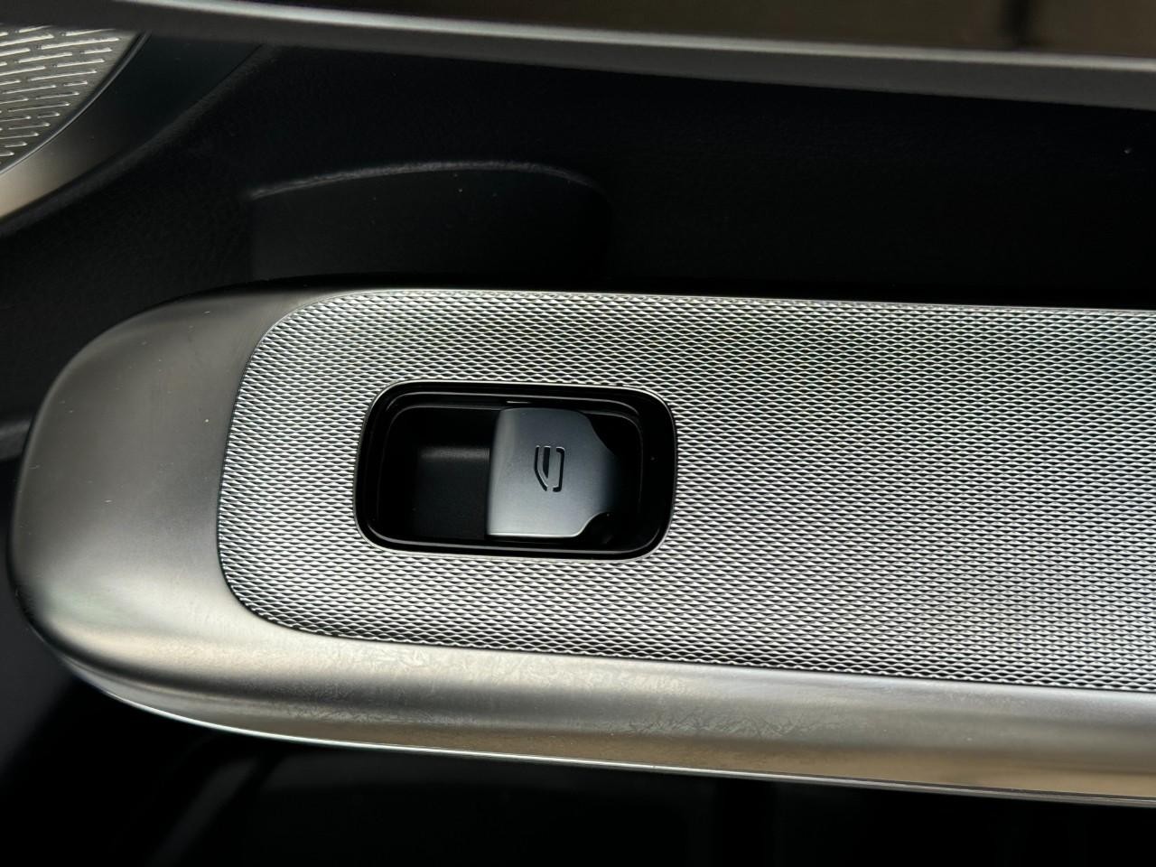 Mercedes-Benz CLE Vehicle Full-screen Gallery Image 20