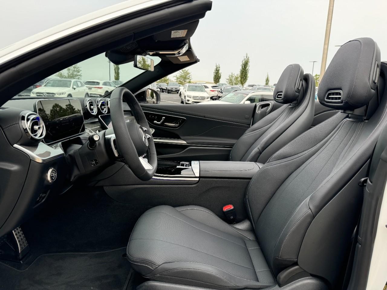 Mercedes-Benz CLE Vehicle Full-screen Gallery Image 26