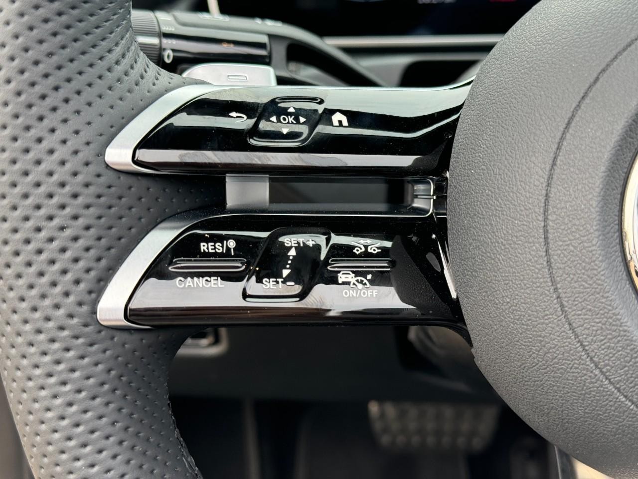 Mercedes-Benz CLE Vehicle Full-screen Gallery Image 29