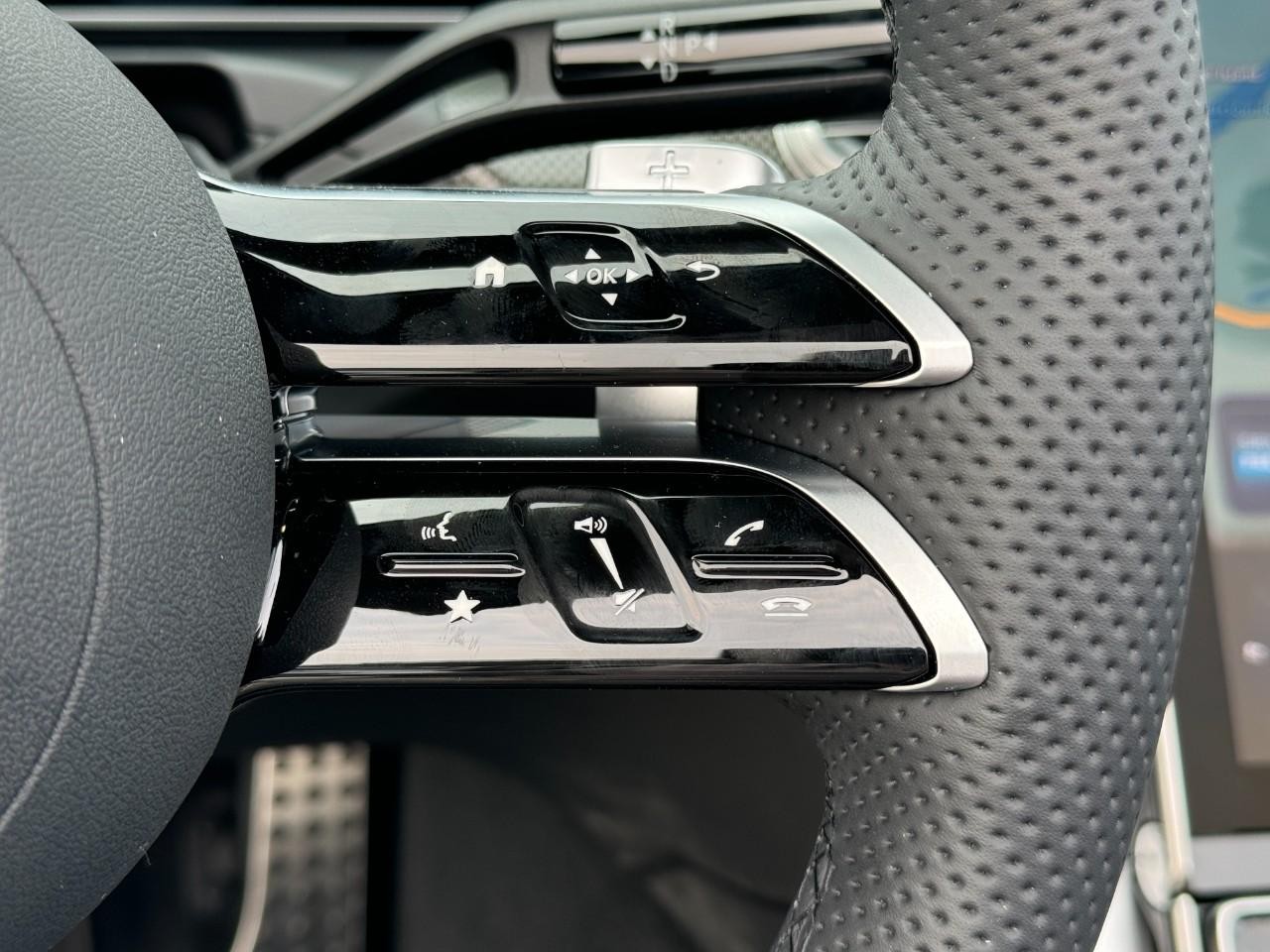 Mercedes-Benz CLE Vehicle Full-screen Gallery Image 30