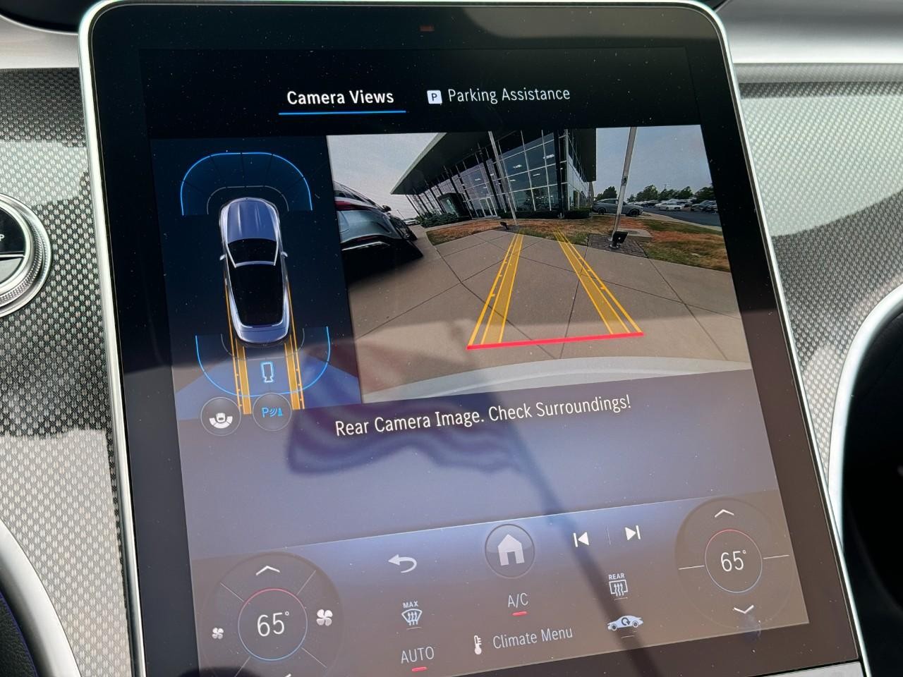 Mercedes-Benz CLE Vehicle Full-screen Gallery Image 33