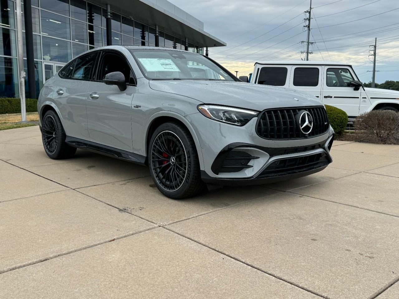 Mercedes-Benz GLC Vehicle Full-screen Gallery Image 6