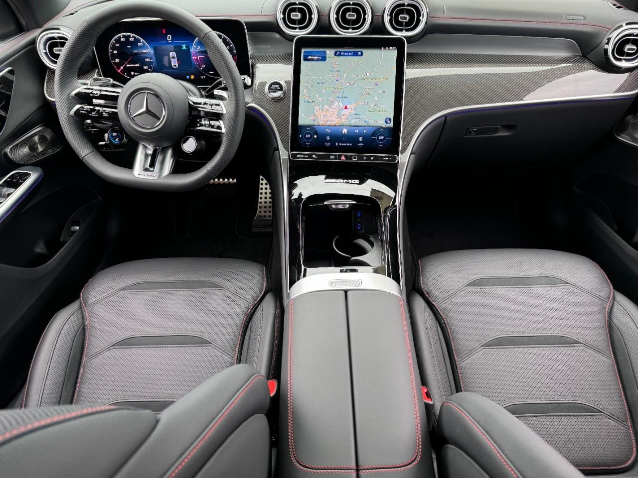 Mercedes-Benz GLC Vehicle Full-screen Gallery Image 12