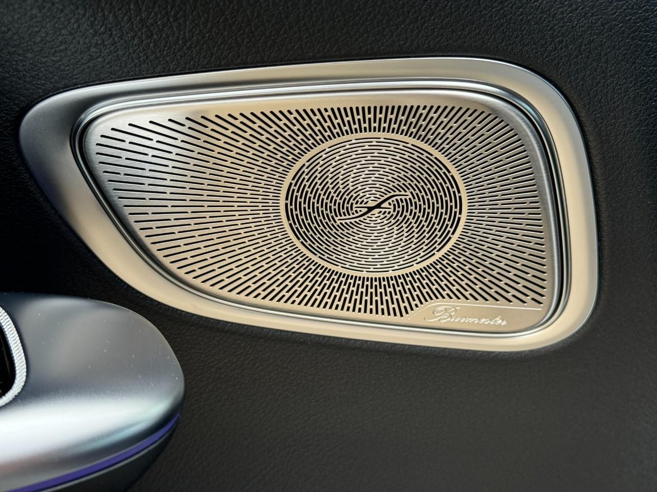 Mercedes-Benz GLC Vehicle Full-screen Gallery Image 27