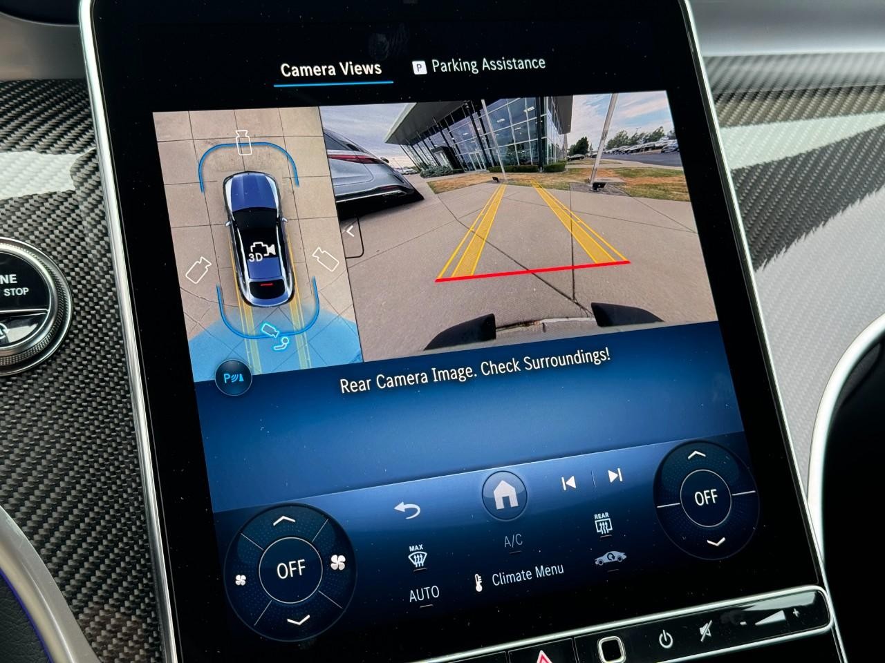 Mercedes-Benz GLC Vehicle Full-screen Gallery Image 37