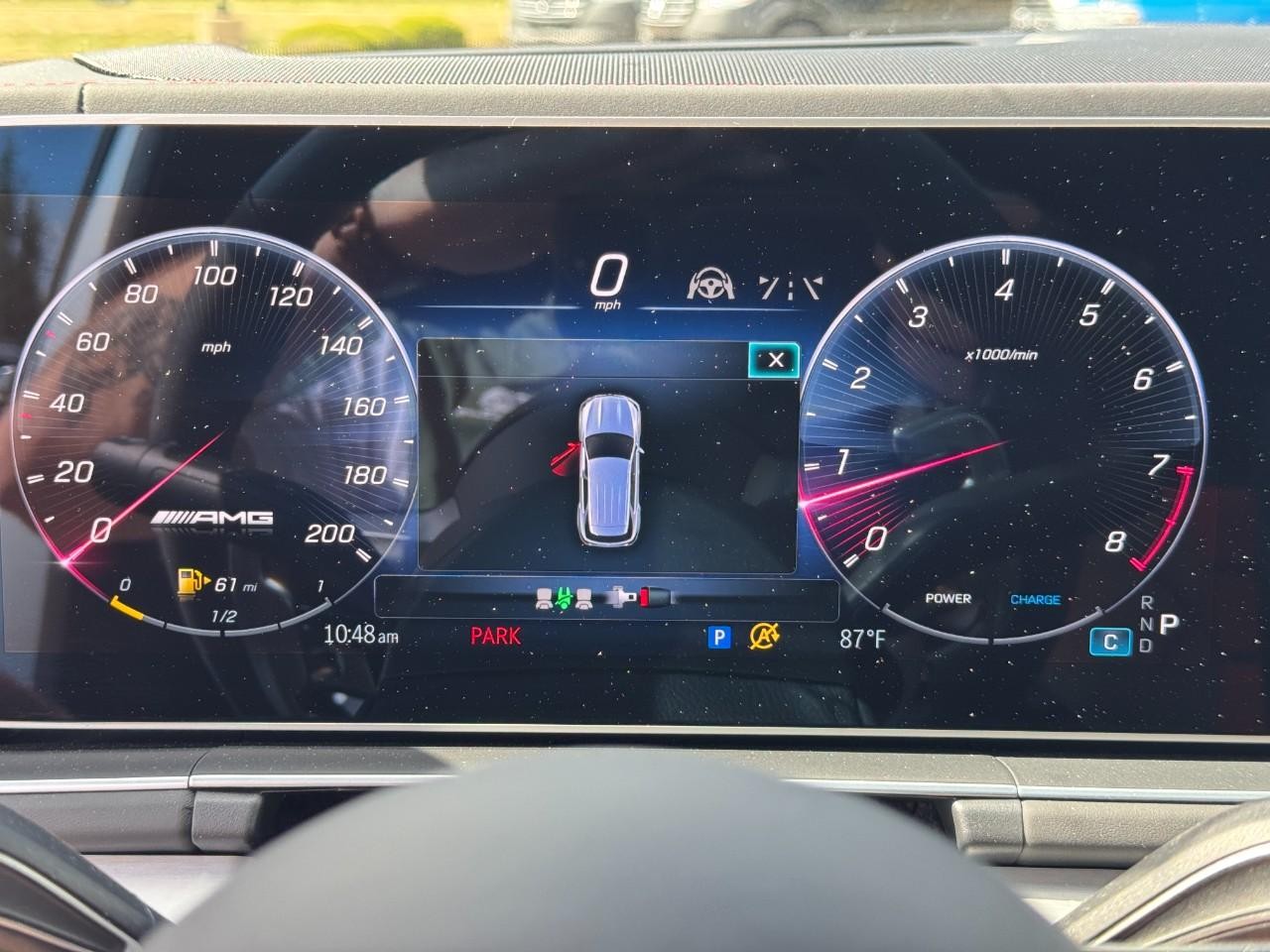 Mercedes-Benz GLE Vehicle Full-screen Gallery Image 22