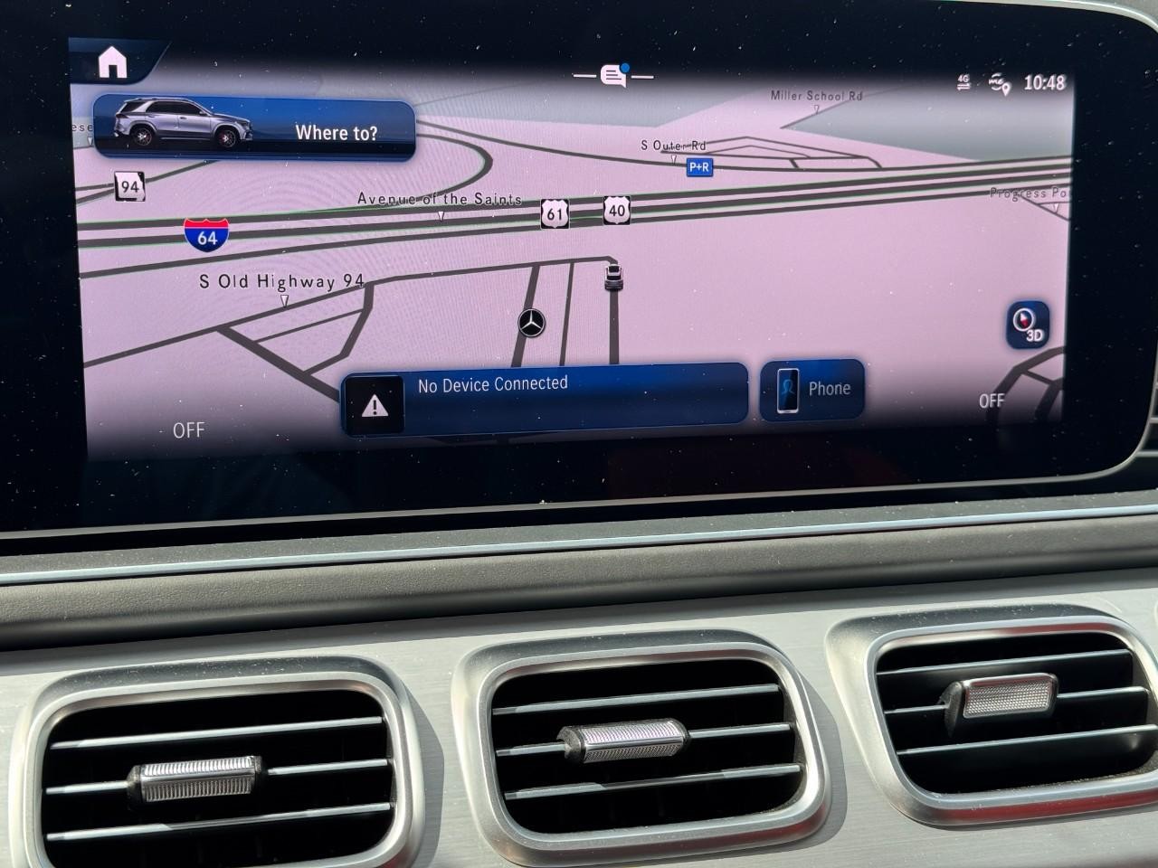 Mercedes-Benz GLE Vehicle Full-screen Gallery Image 23