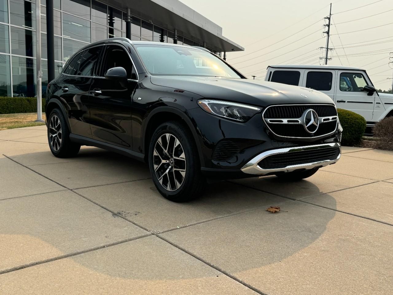 Mercedes-Benz GLC Vehicle Full-screen Gallery Image 6