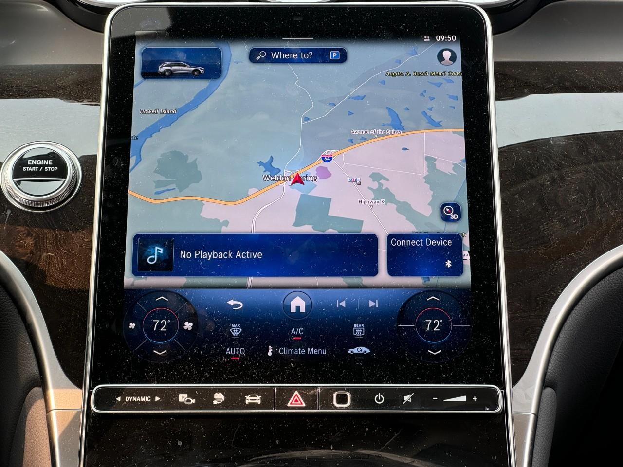 Mercedes-Benz GLC Vehicle Full-screen Gallery Image 13