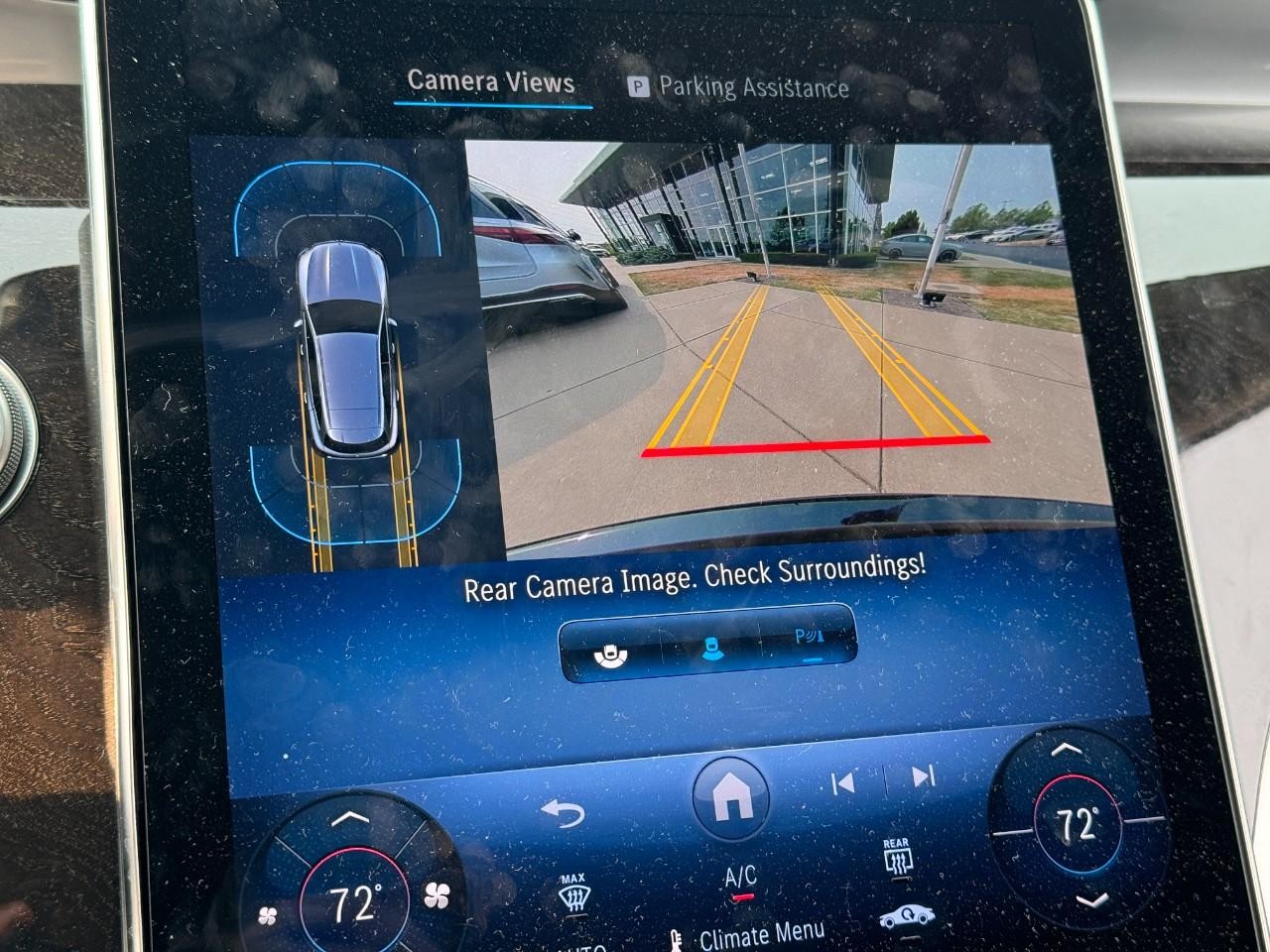 Mercedes-Benz GLC Vehicle Full-screen Gallery Image 34