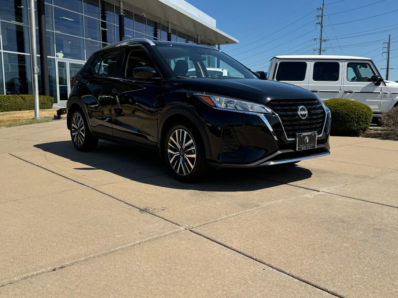 Nissan Kicks Vehicle Full-screen Gallery Image 6