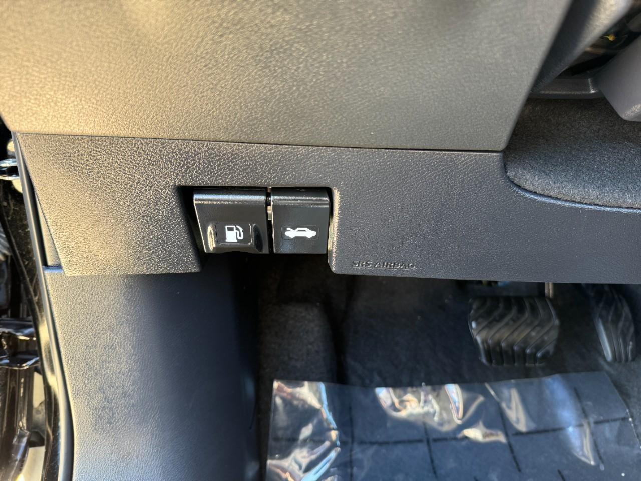 Nissan Kicks Vehicle Full-screen Gallery Image 25