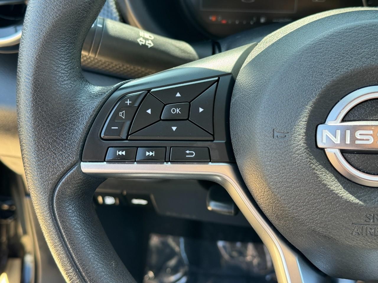 Nissan Kicks Vehicle Full-screen Gallery Image 26