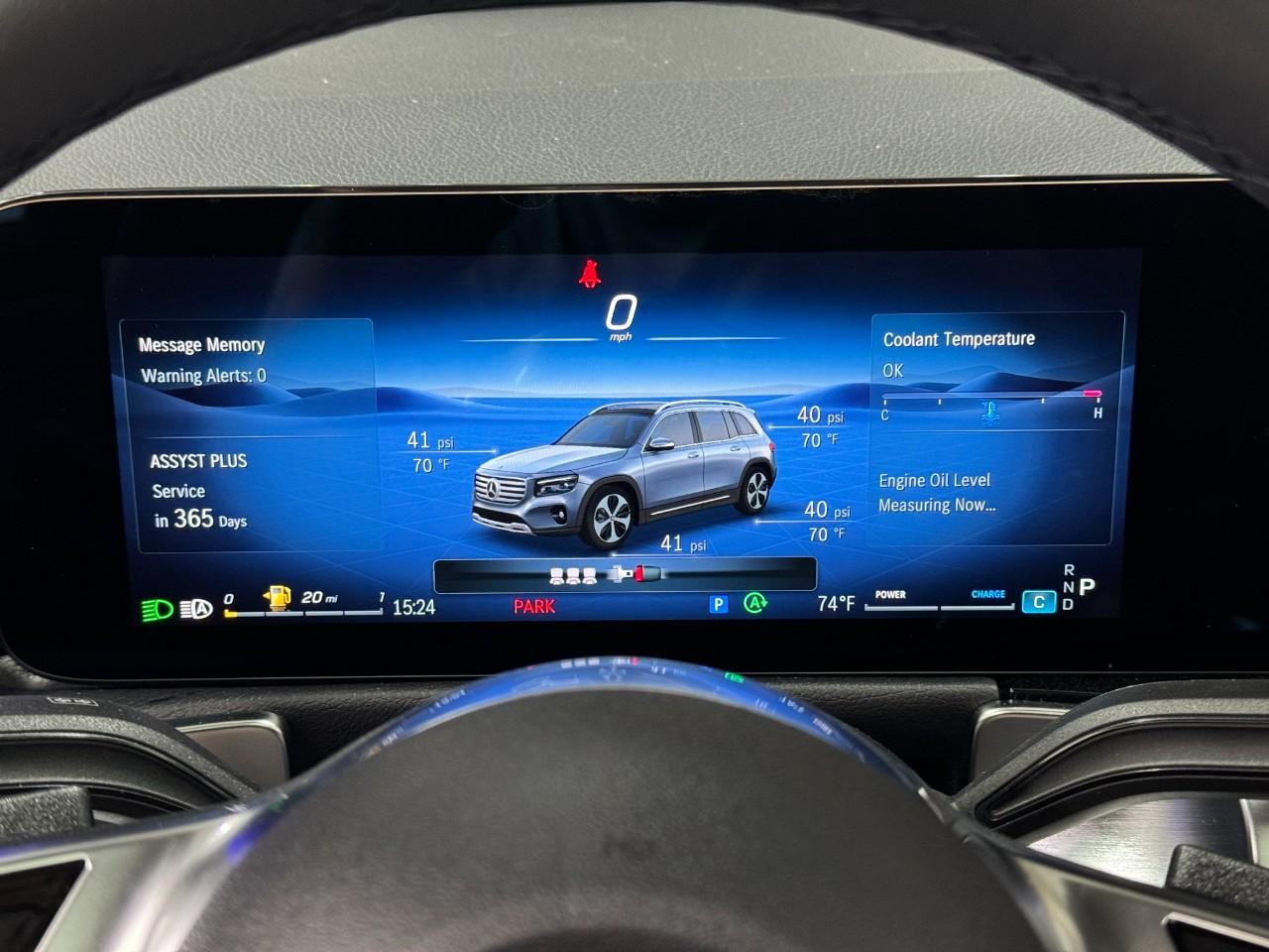 Mercedes-Benz GLB Vehicle Full-screen Gallery Image 34