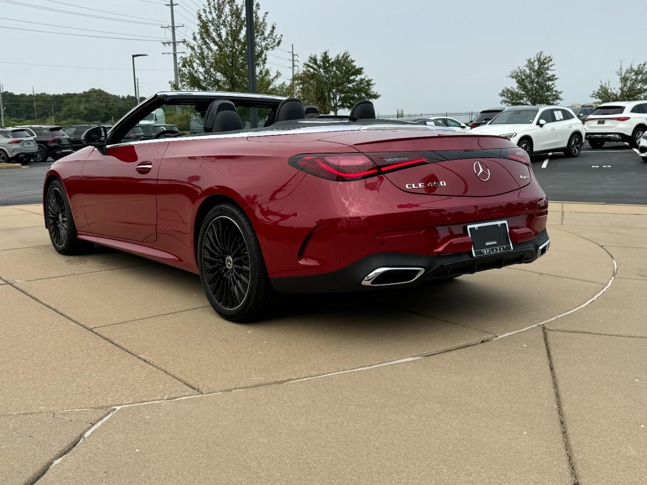Mercedes-Benz CLE Vehicle Full-screen Gallery Image 3