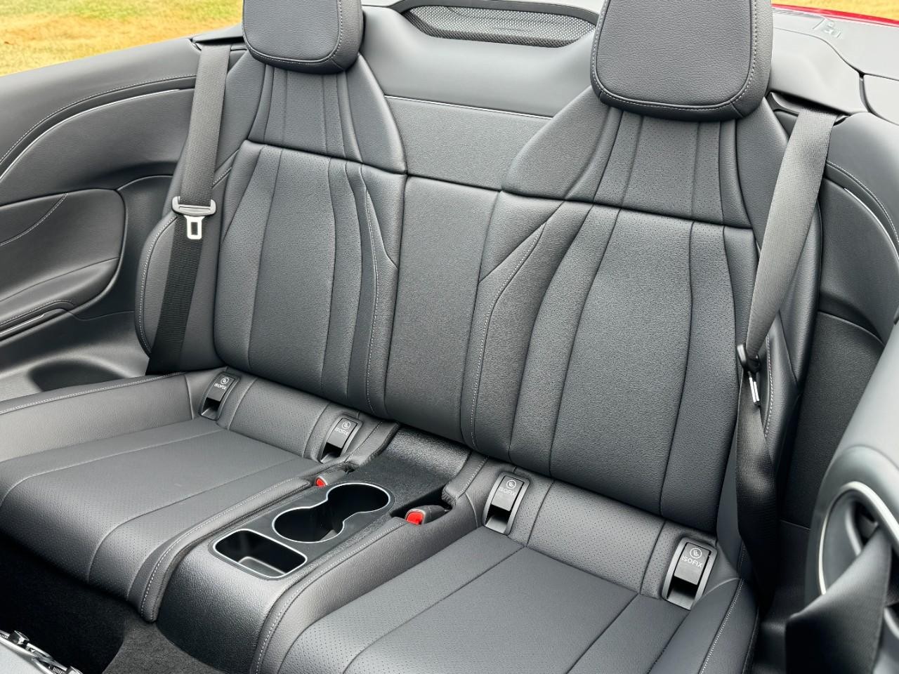 Mercedes-Benz CLE Vehicle Full-screen Gallery Image 8