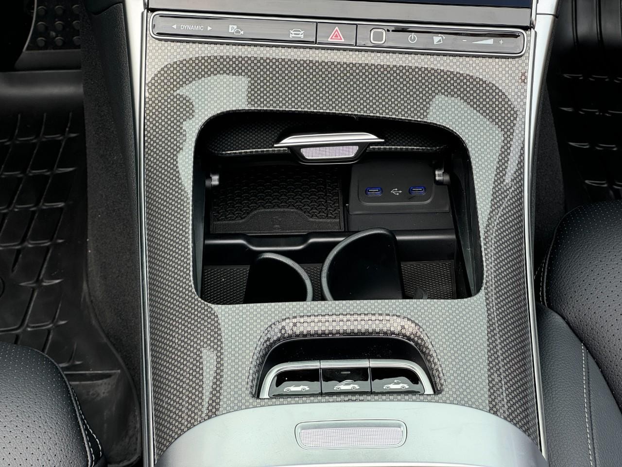 Mercedes-Benz CLE Vehicle Full-screen Gallery Image 14