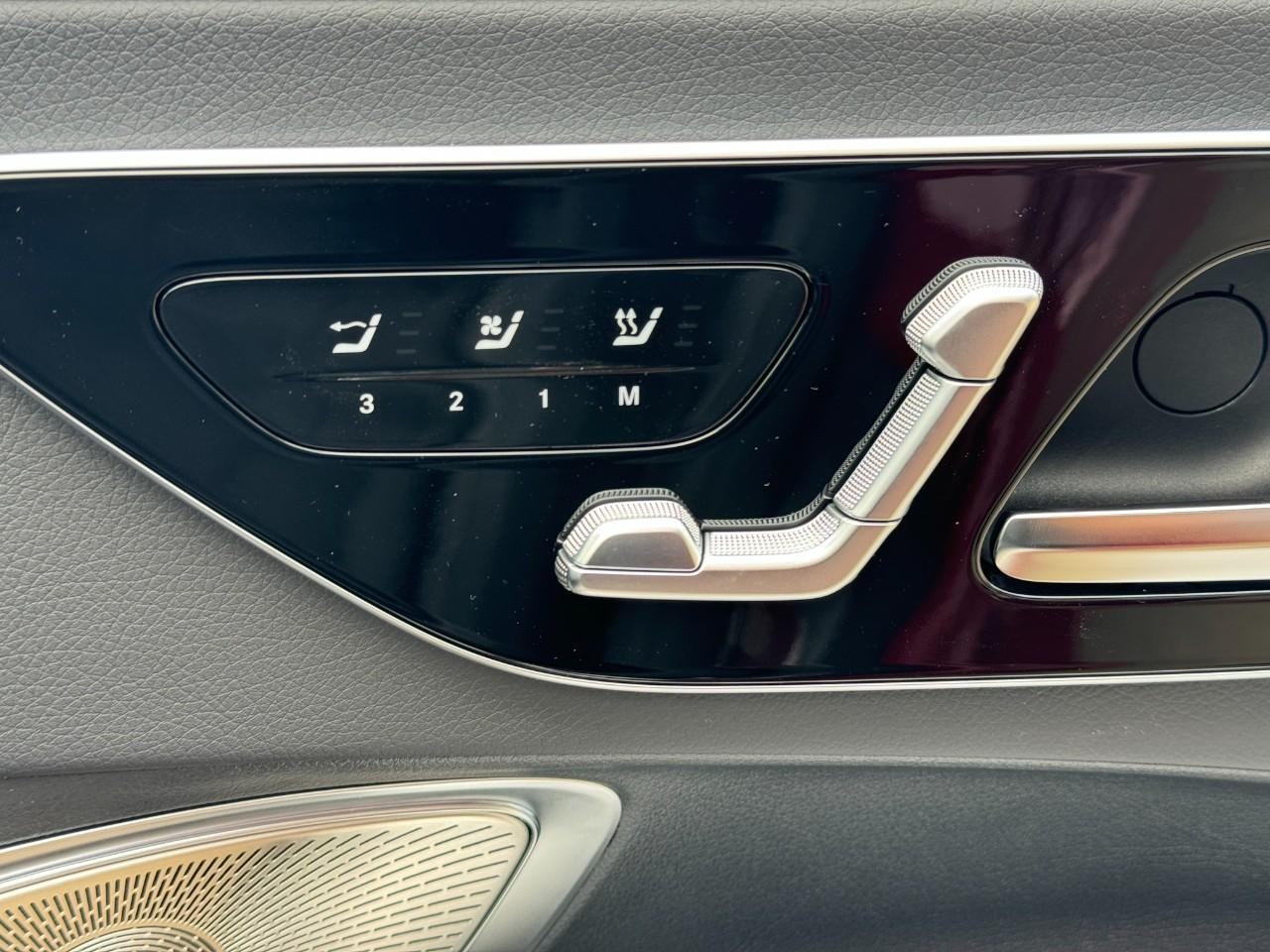 Mercedes-Benz CLE Vehicle Full-screen Gallery Image 19