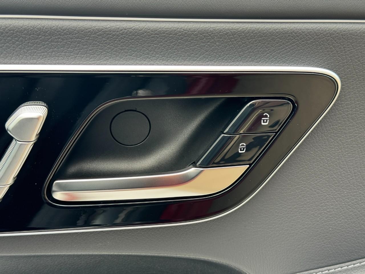 Mercedes-Benz CLE Vehicle Full-screen Gallery Image 20