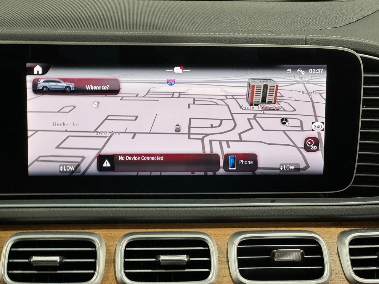 Mercedes-Benz GLS Vehicle Full-screen Gallery Image 17