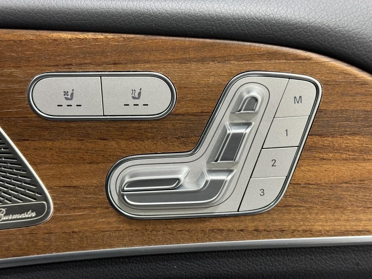 Mercedes-Benz GLS Vehicle Full-screen Gallery Image 24