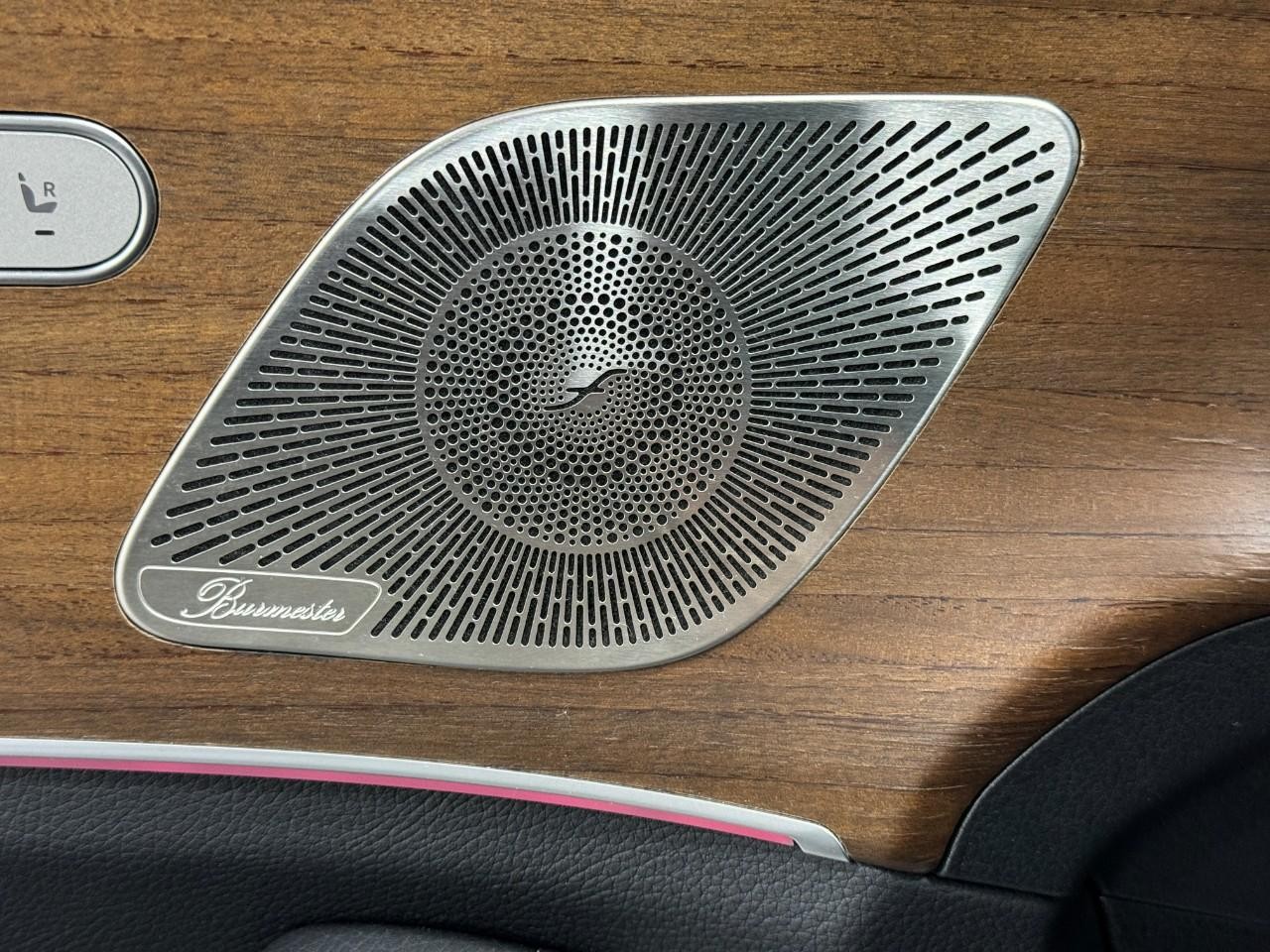 Mercedes-Benz GLS Vehicle Full-screen Gallery Image 27