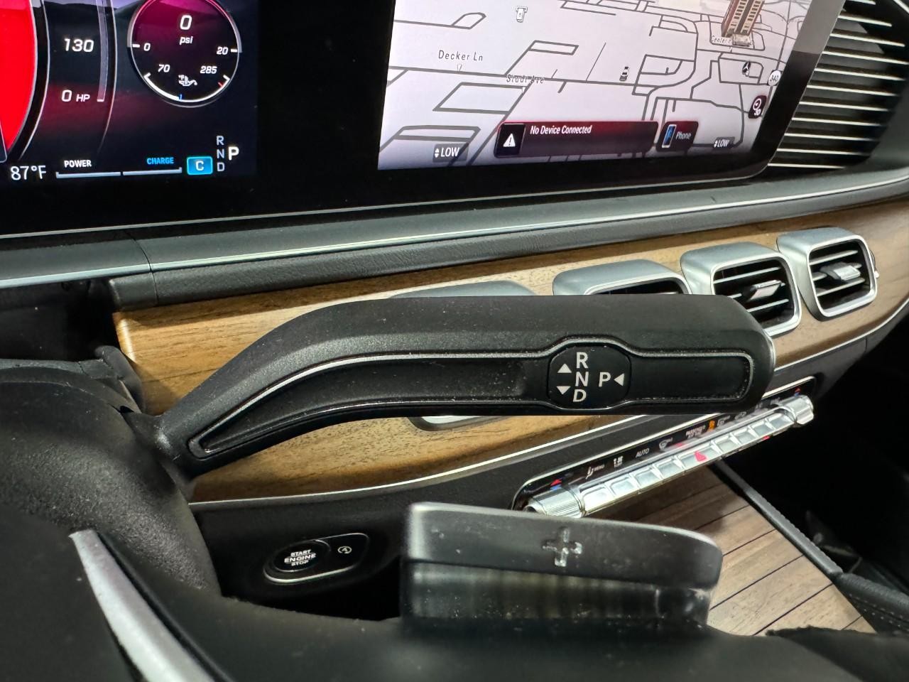 Mercedes-Benz GLS Vehicle Full-screen Gallery Image 39