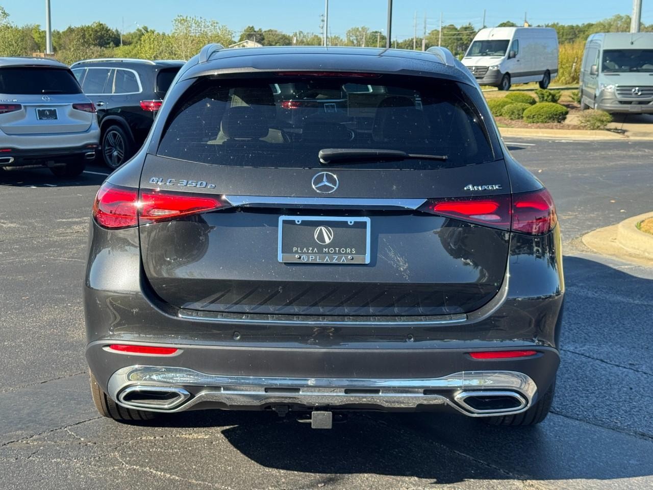 Mercedes-Benz GLC Vehicle Full-screen Gallery Image 4