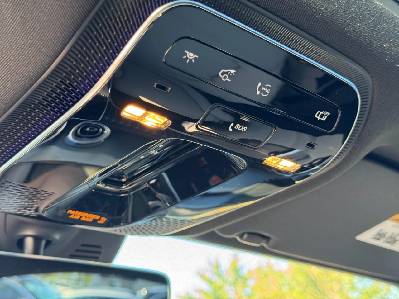 Mercedes-Benz GLC Vehicle Full-screen Gallery Image 28