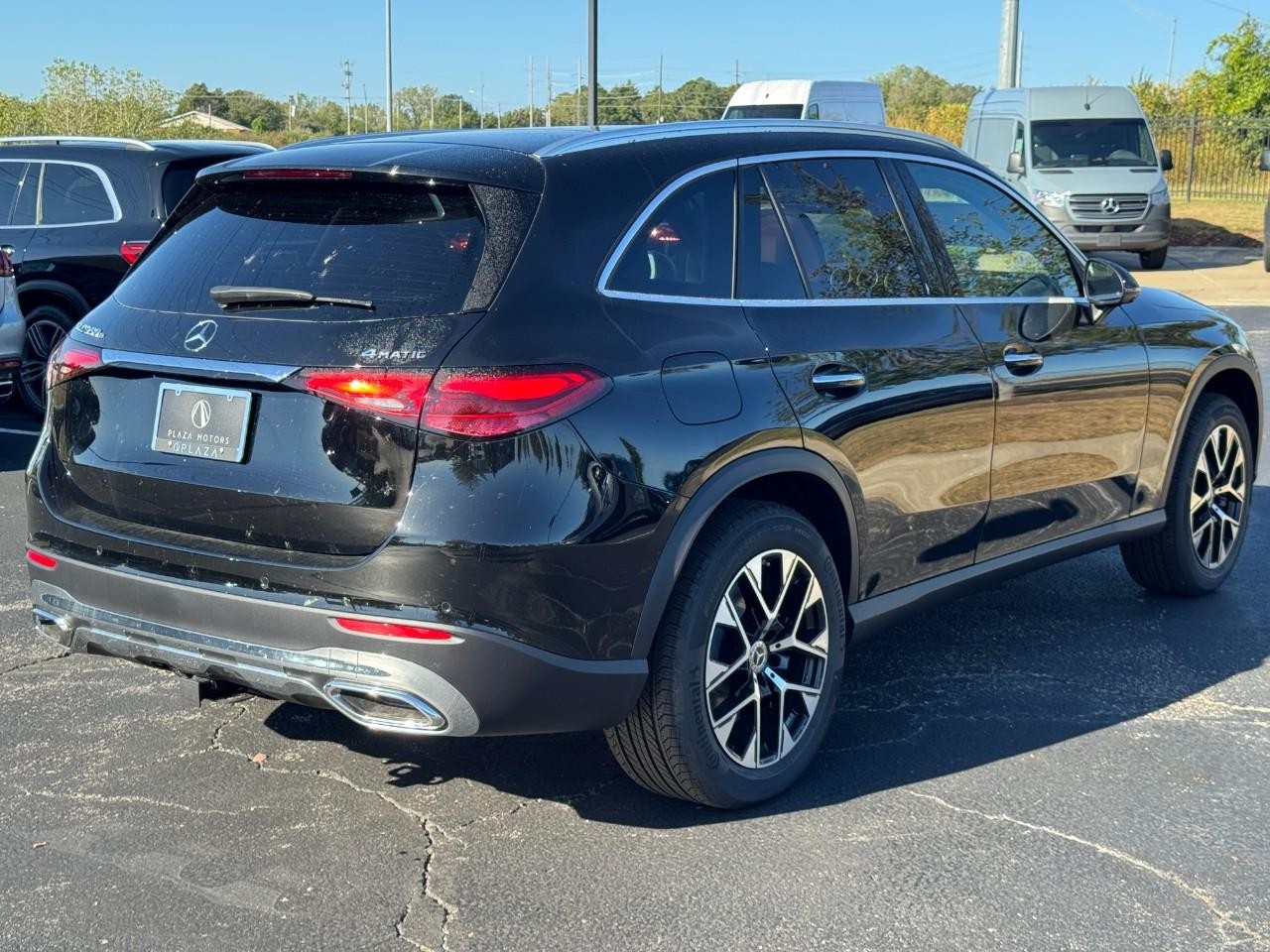 Mercedes-Benz GLC Vehicle Full-screen Gallery Image 5