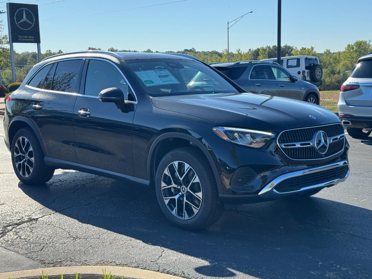 Mercedes-Benz GLC Vehicle Full-screen Gallery Image 7