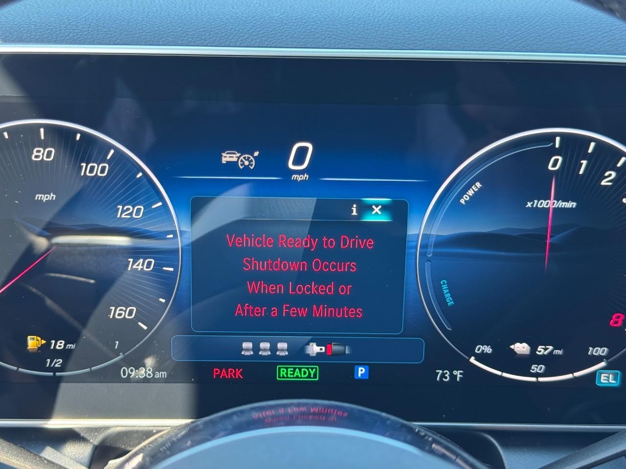 Mercedes-Benz GLC Vehicle Full-screen Gallery Image 24