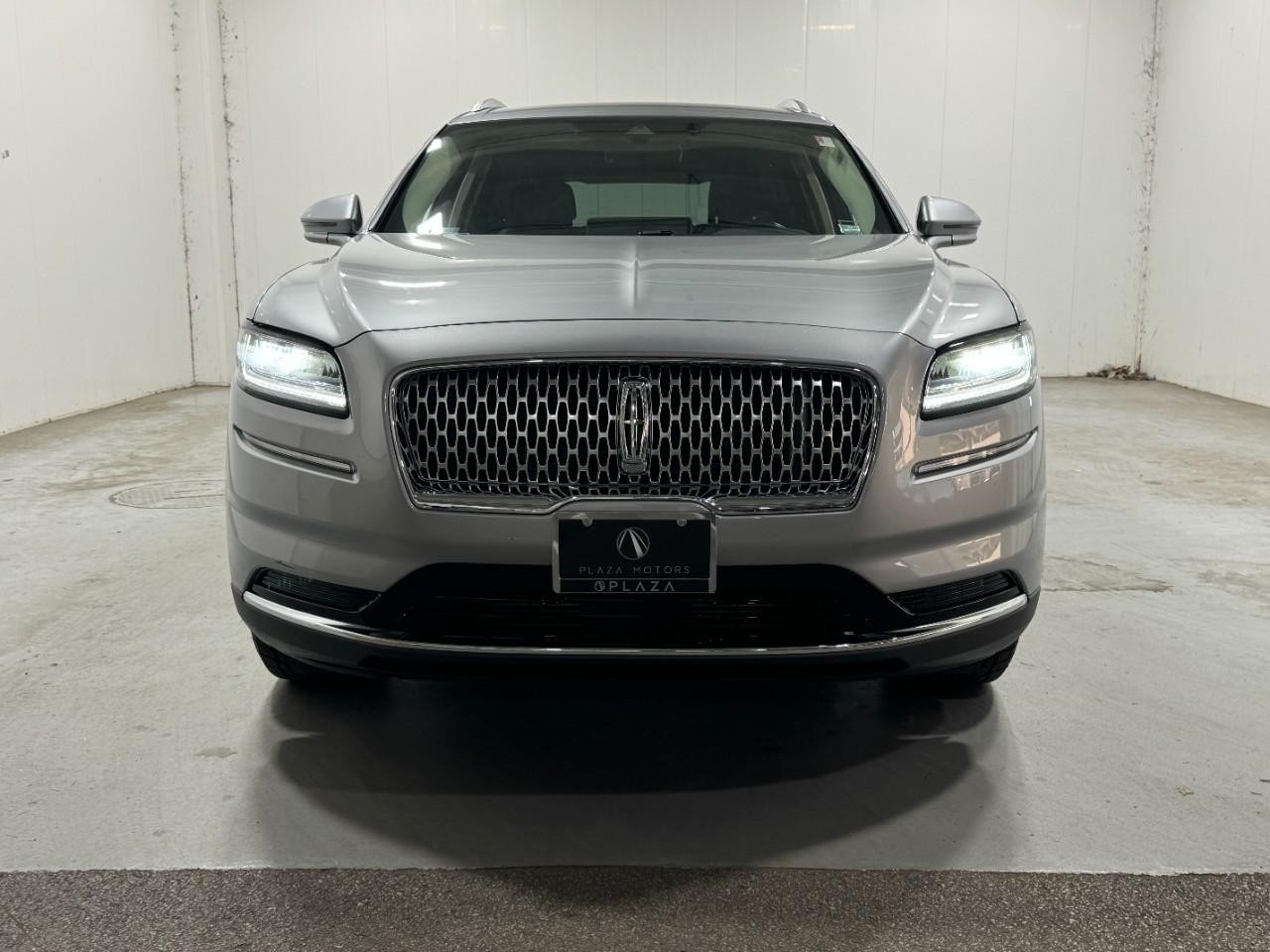 Lincoln Nautilus Vehicle Full-screen Gallery Image 7