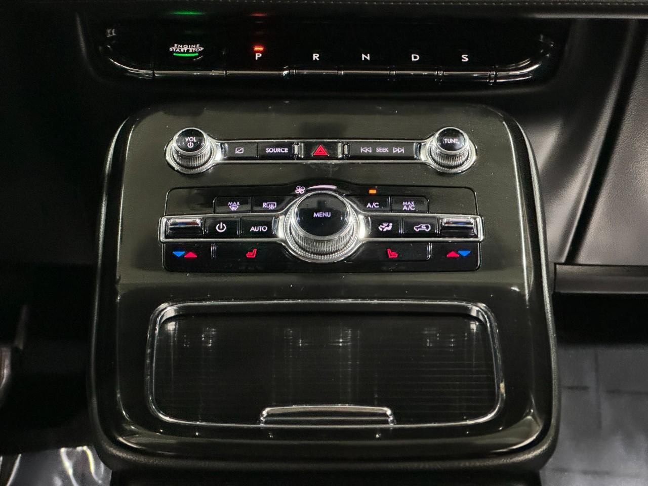 Lincoln Nautilus Vehicle Full-screen Gallery Image 14