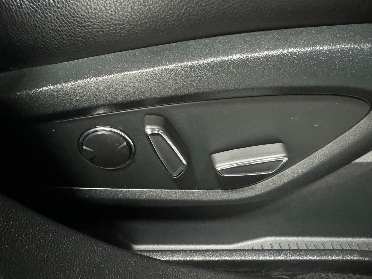 Lincoln Nautilus Vehicle Full-screen Gallery Image 18