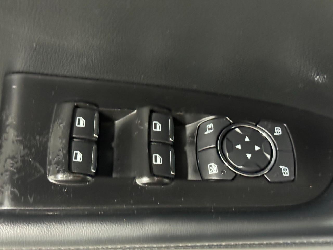 Lincoln Nautilus Vehicle Full-screen Gallery Image 22