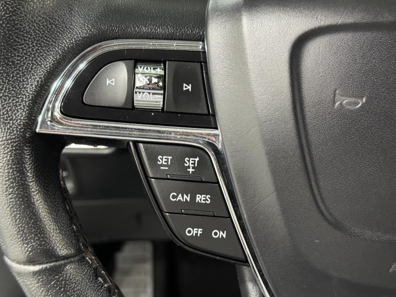 Lincoln Nautilus Vehicle Full-screen Gallery Image 27