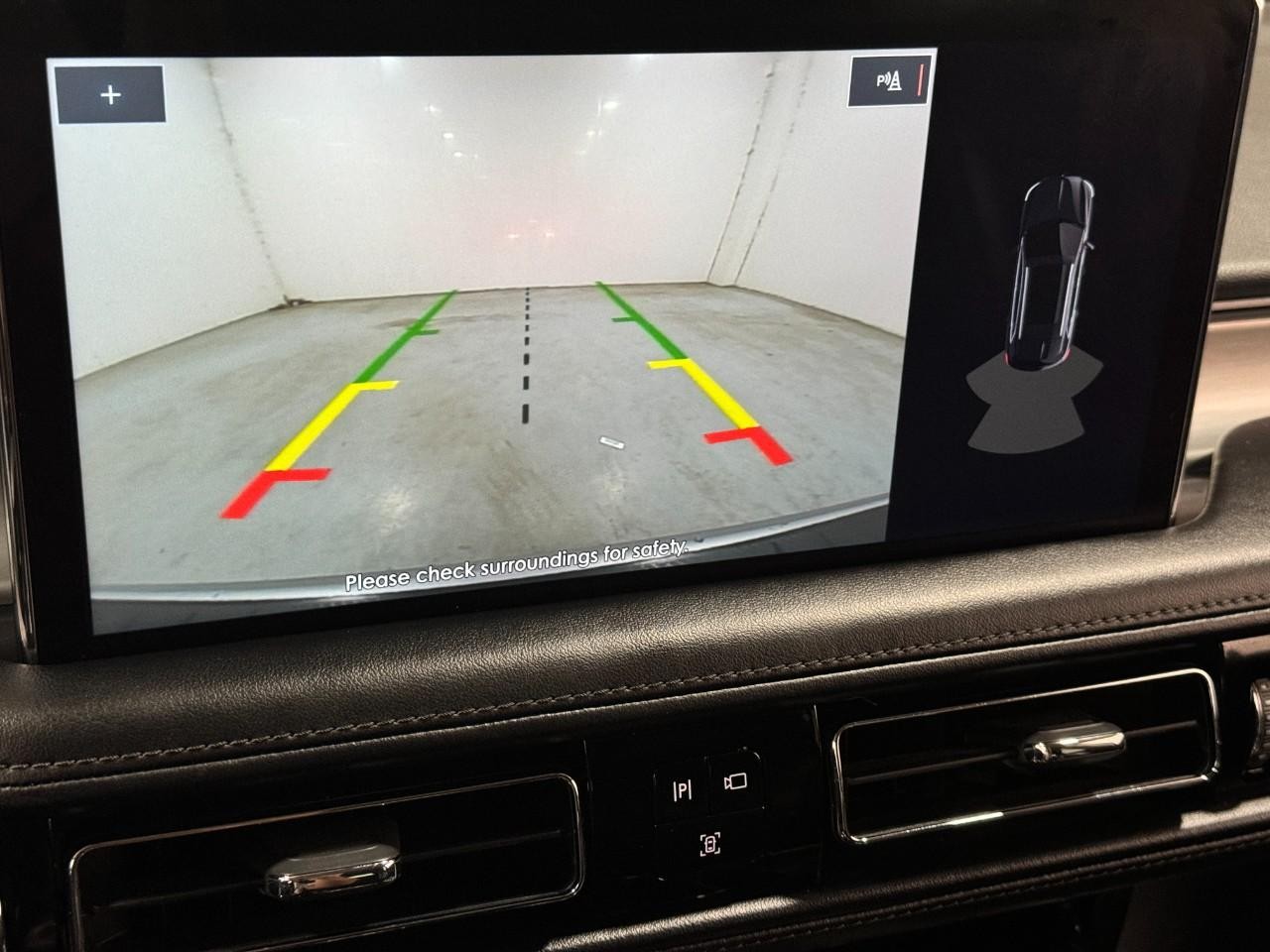 Lincoln Nautilus Vehicle Full-screen Gallery Image 30