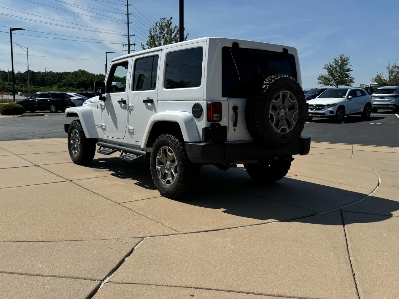 Jeep Wrangler JK Unlimited Vehicle Full-screen Gallery Image 3
