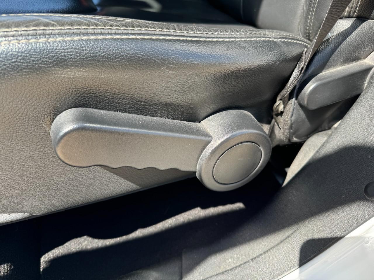 Jeep Wrangler JK Unlimited Vehicle Full-screen Gallery Image 23