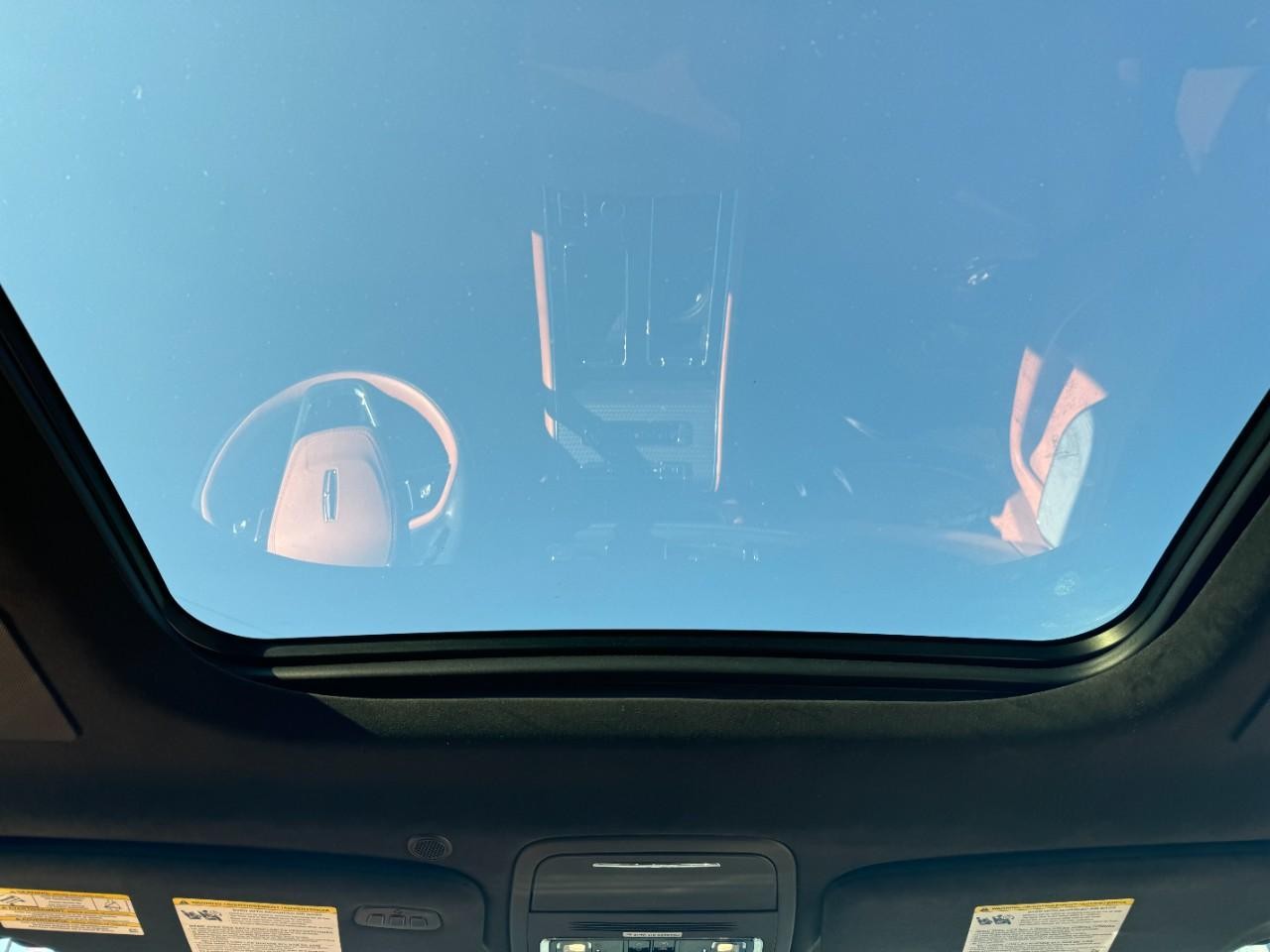 Lincoln Aviator Vehicle Full-screen Gallery Image 14